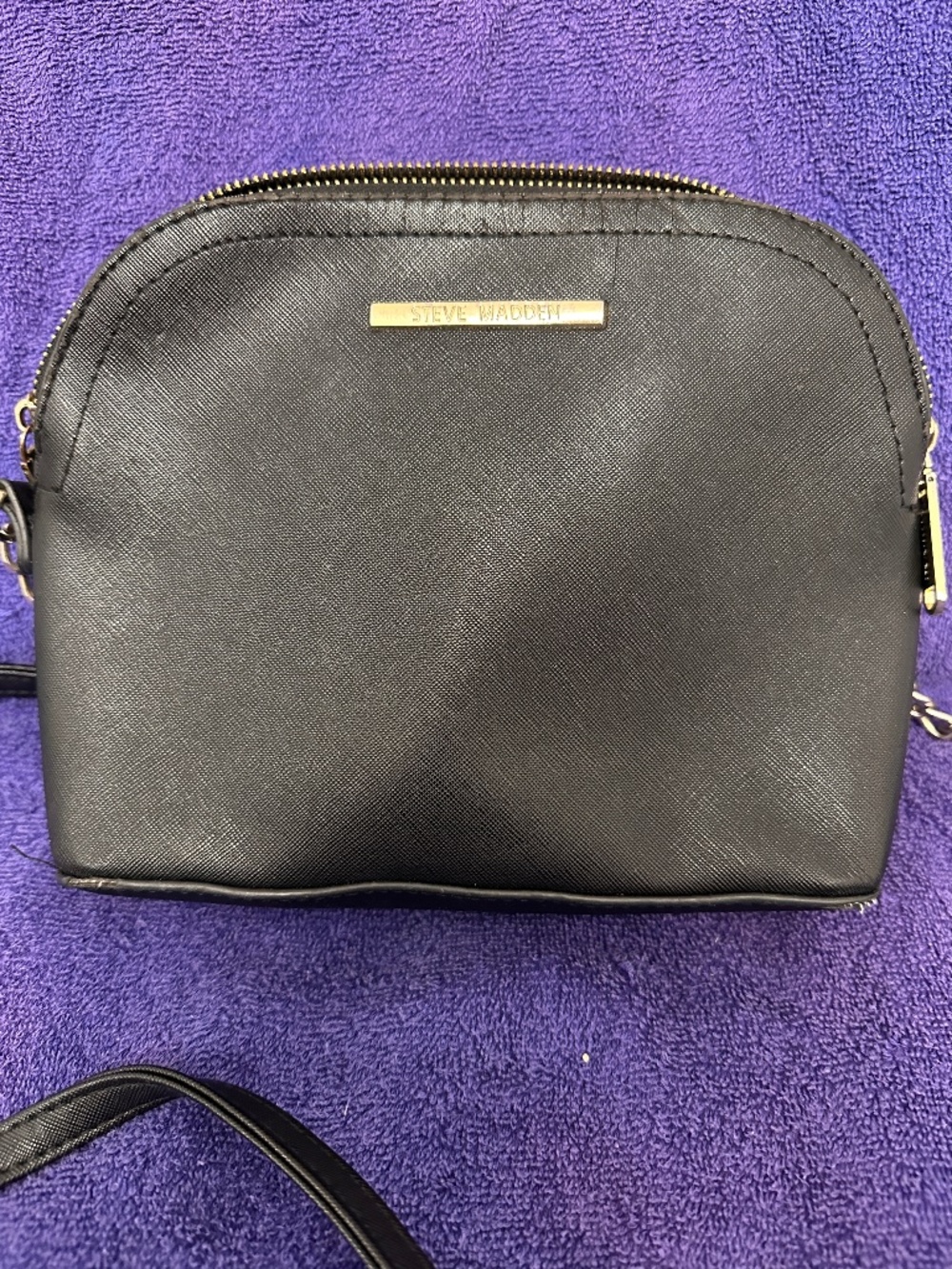 Steve Madden's Crosshatched Faux Leather Chained Crossbody Bag in Black